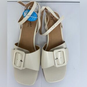 Seychelles NWT NordstromWomen's White Sandals with Ankle Buckle